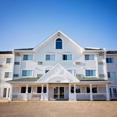 Travelodge Suites By Wyndham Regina - Eastgate Bay エクステリア 写真