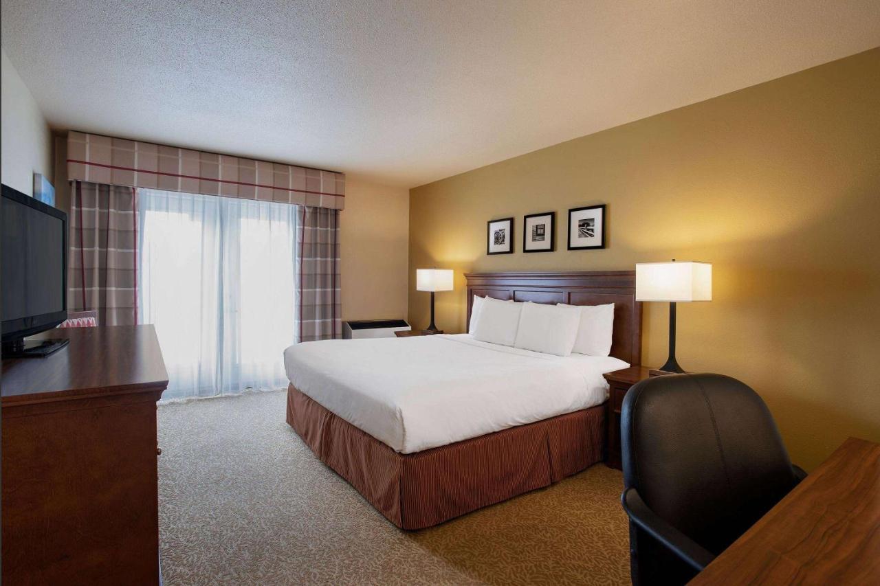 Travelodge Suites By Wyndham Regina - Eastgate Bay エクステリア 写真