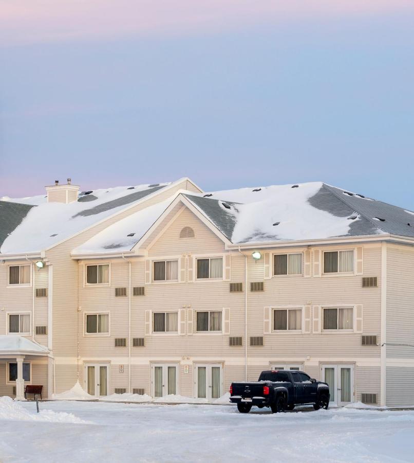 Travelodge Suites By Wyndham Regina - Eastgate Bay エクステリア 写真
