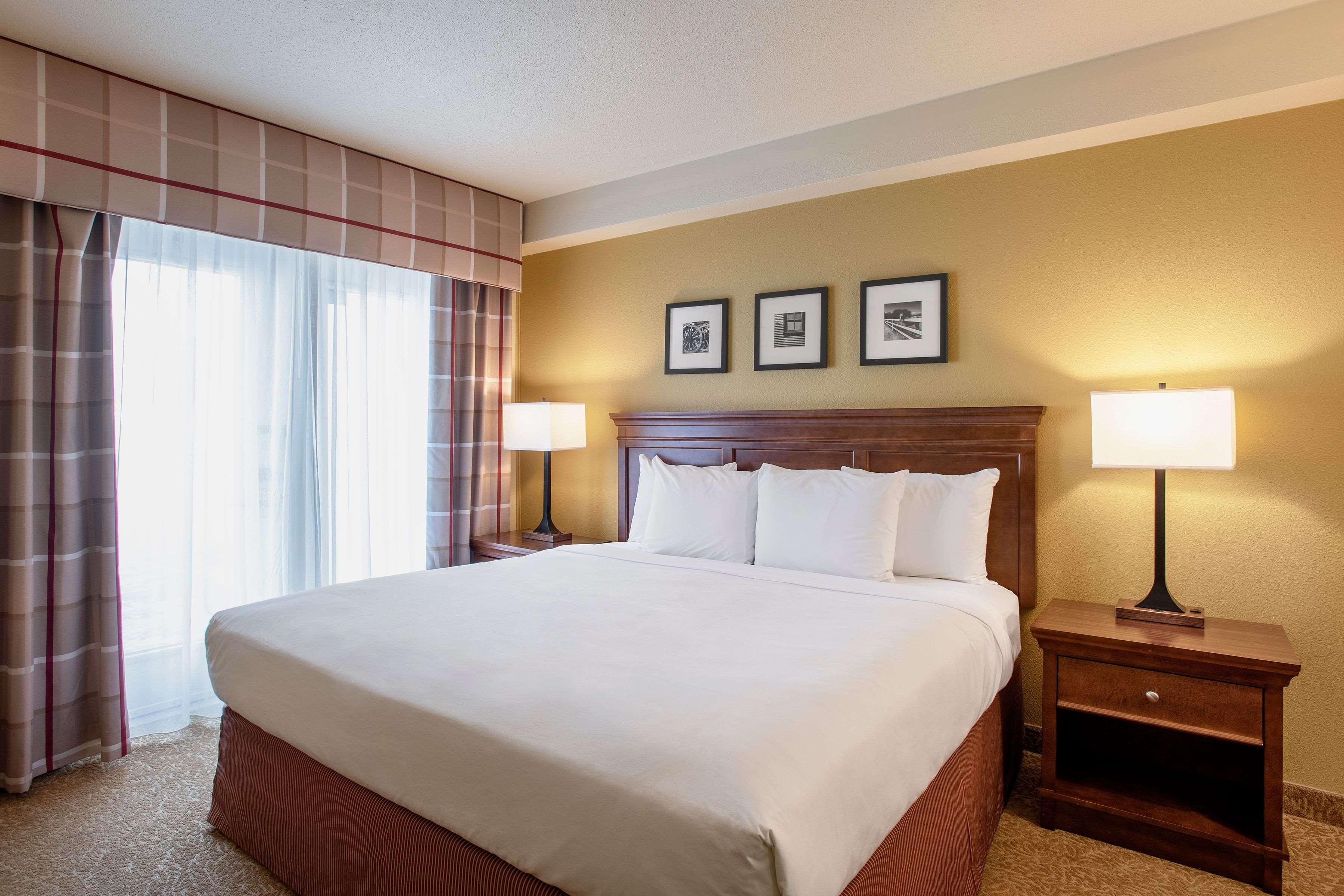 Travelodge Suites By Wyndham Regina - Eastgate Bay エクステリア 写真