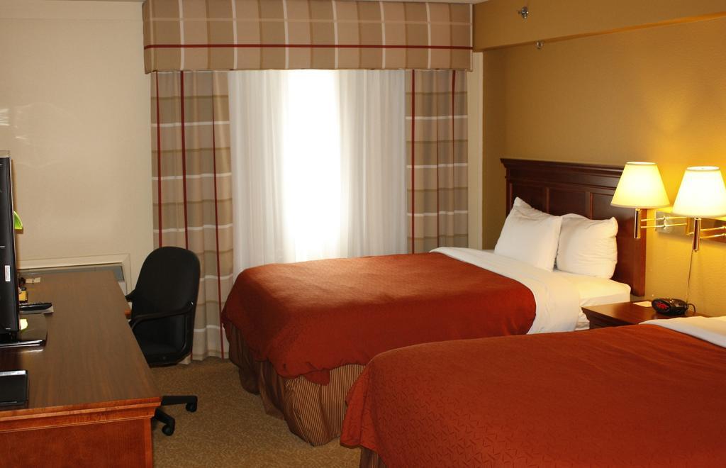 Travelodge Suites By Wyndham Regina - Eastgate Bay エクステリア 写真