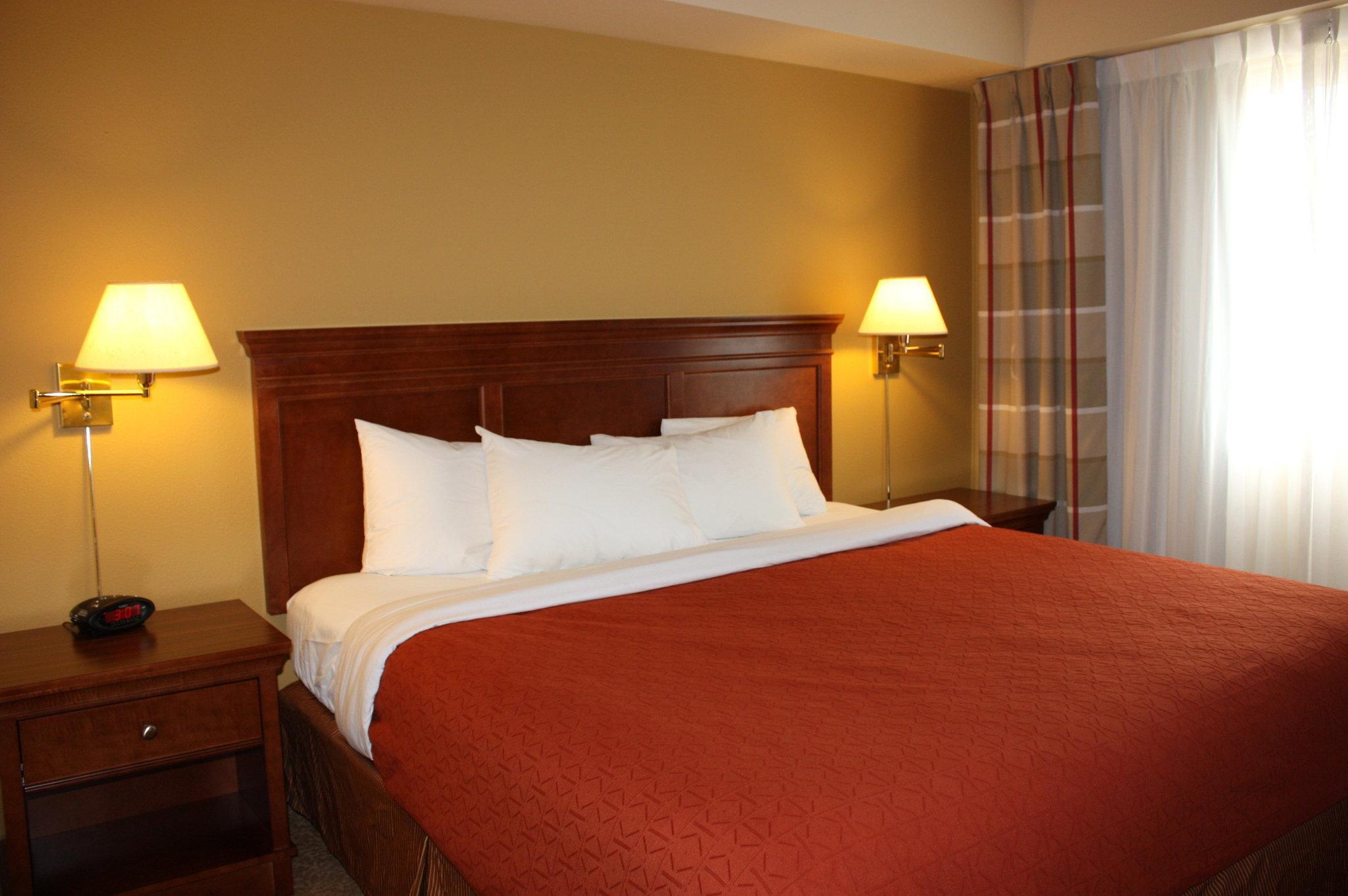 Travelodge Suites By Wyndham Regina - Eastgate Bay エクステリア 写真