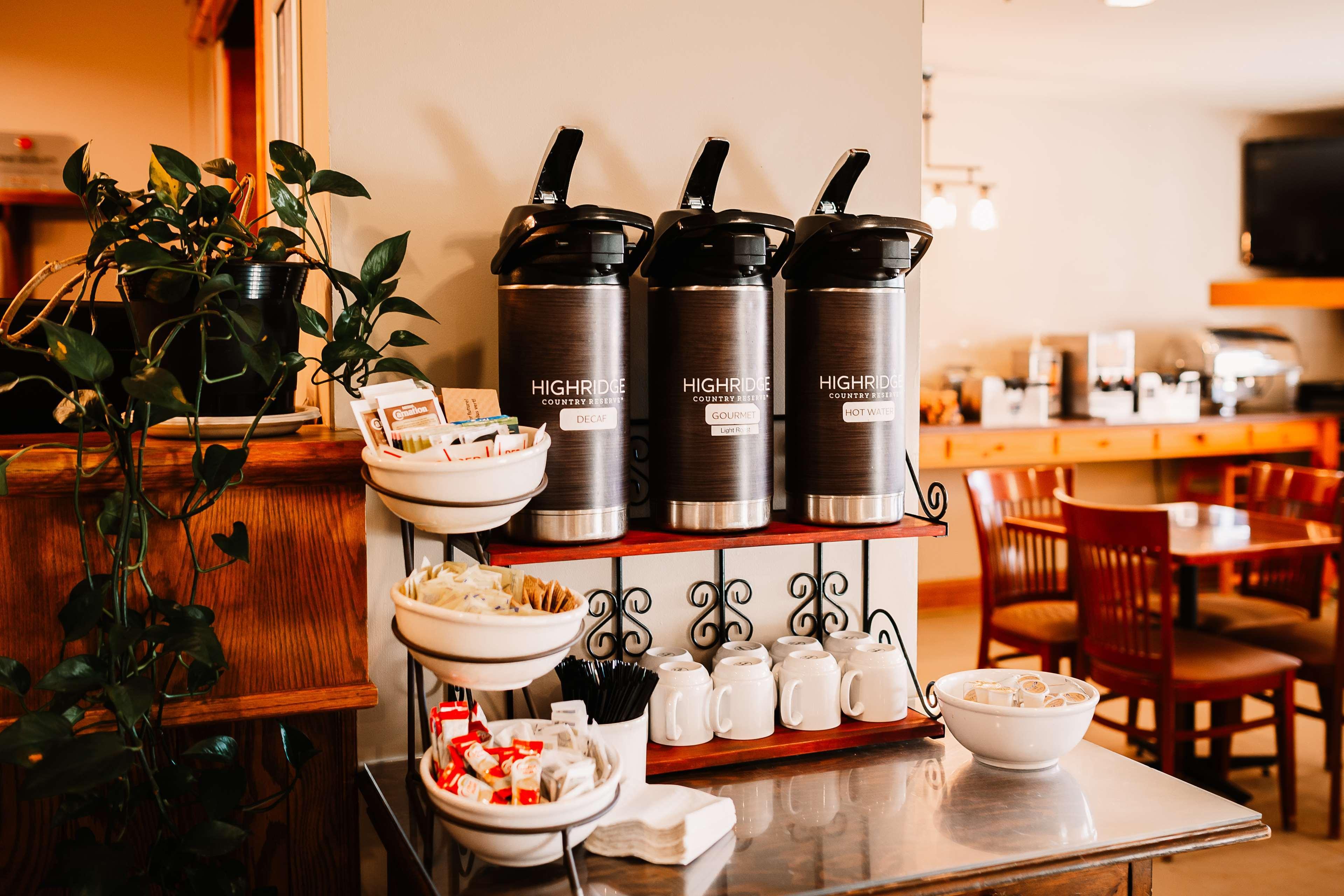 Travelodge Suites By Wyndham Regina - Eastgate Bay エクステリア 写真