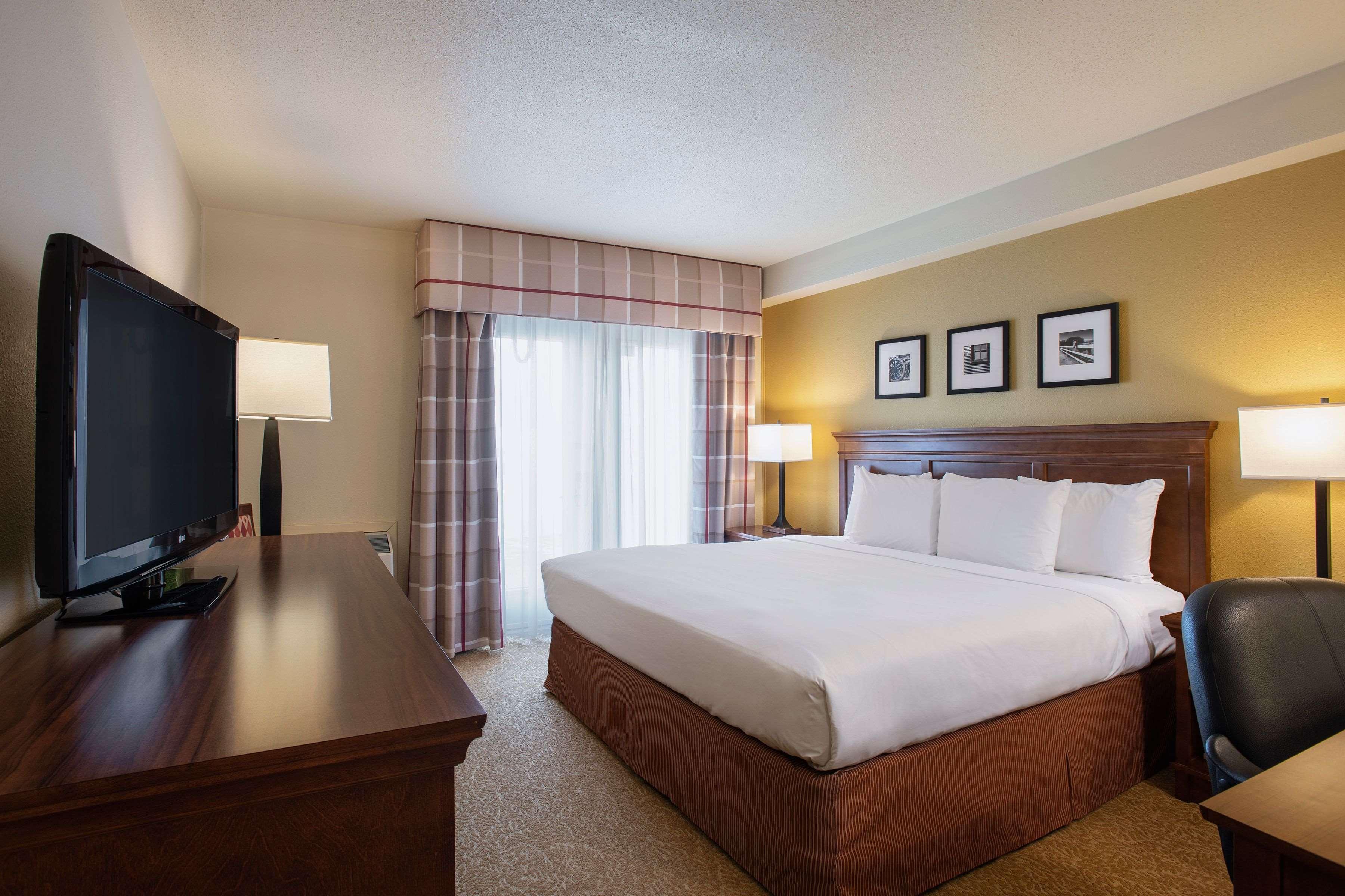 Travelodge Suites By Wyndham Regina - Eastgate Bay エクステリア 写真