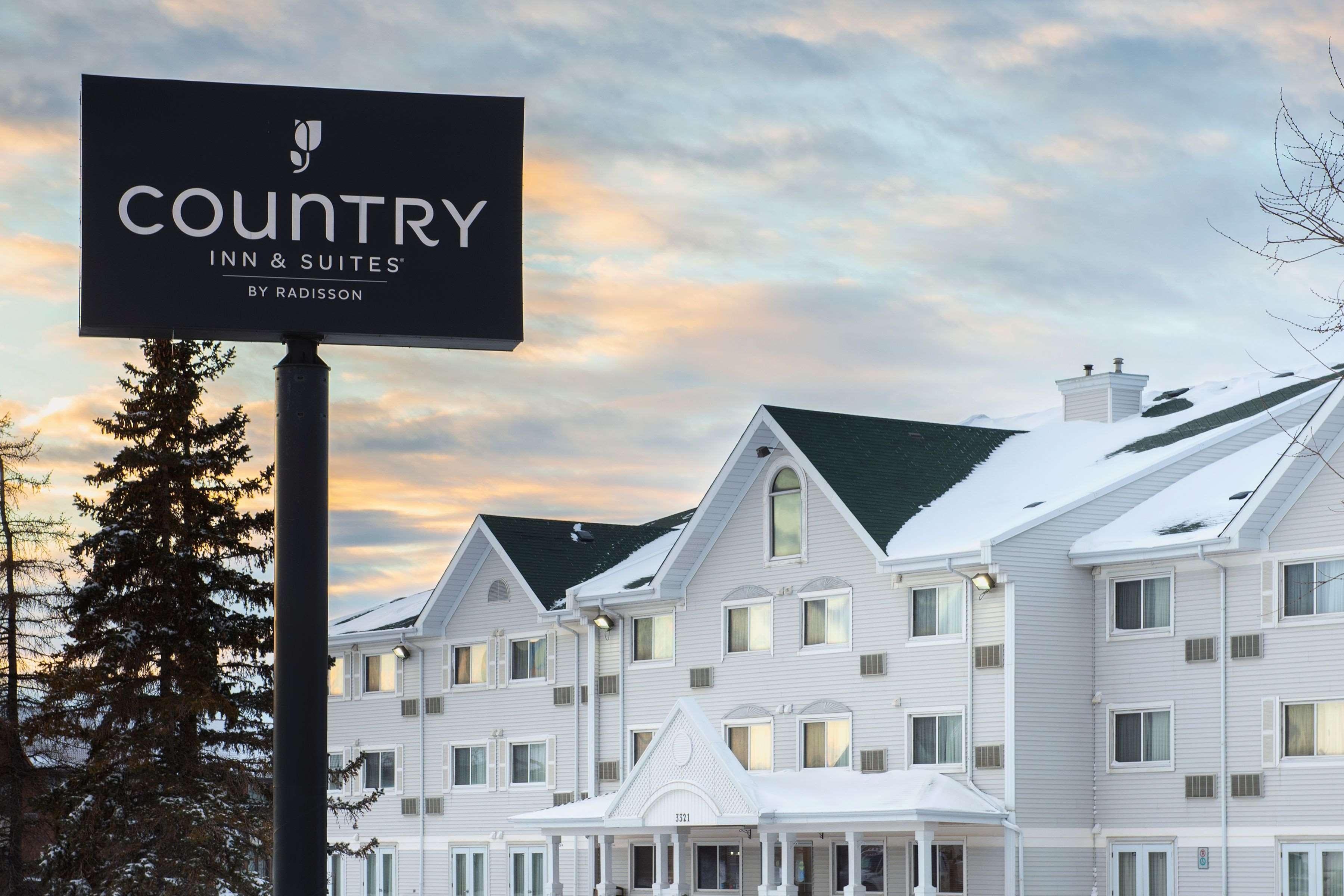 Travelodge Suites By Wyndham Regina - Eastgate Bay エクステリア 写真