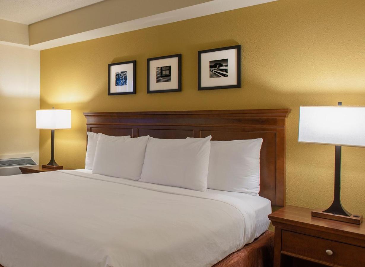 Travelodge Suites By Wyndham Regina - Eastgate Bay エクステリア 写真