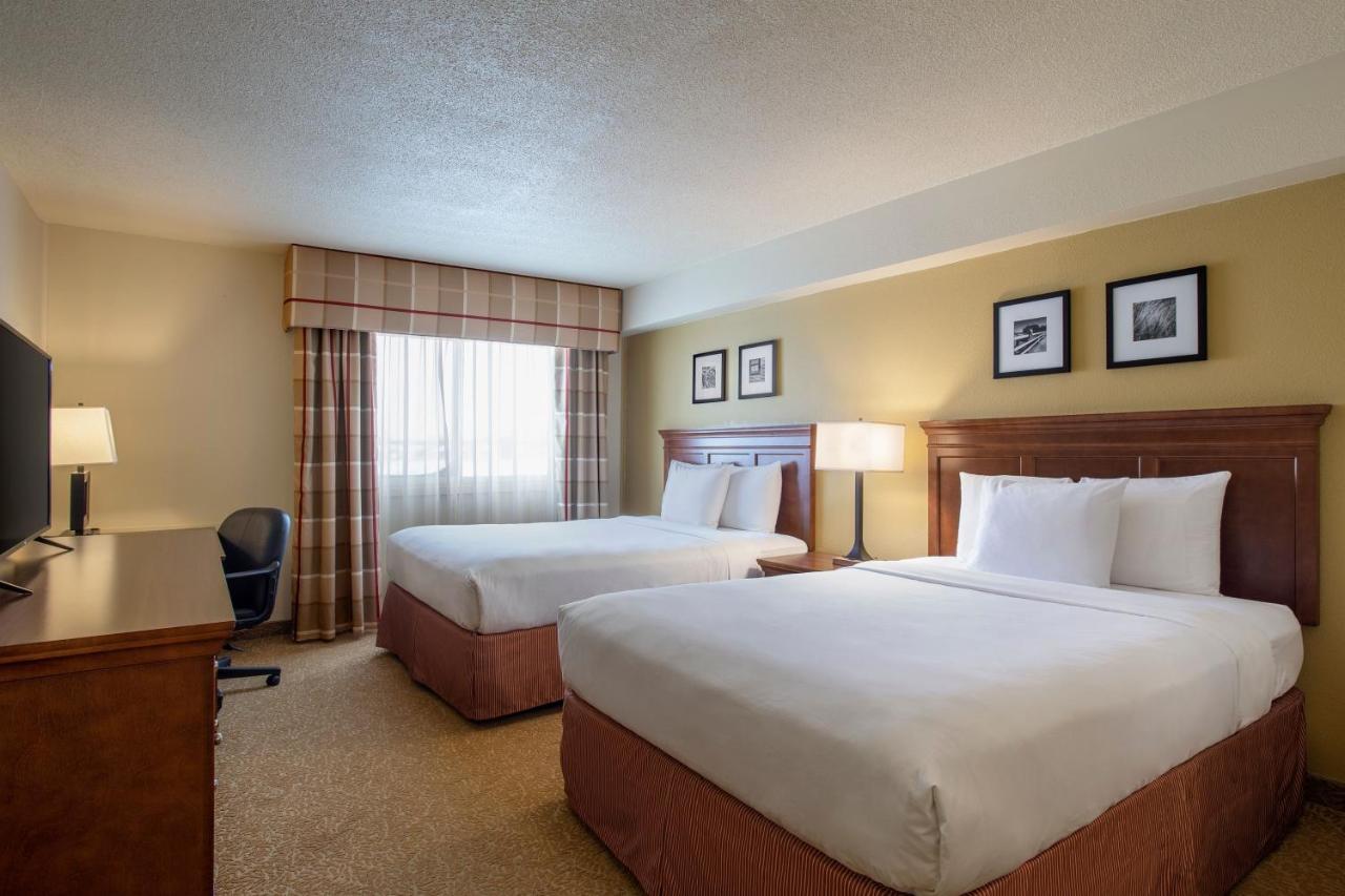 Travelodge Suites By Wyndham Regina - Eastgate Bay エクステリア 写真