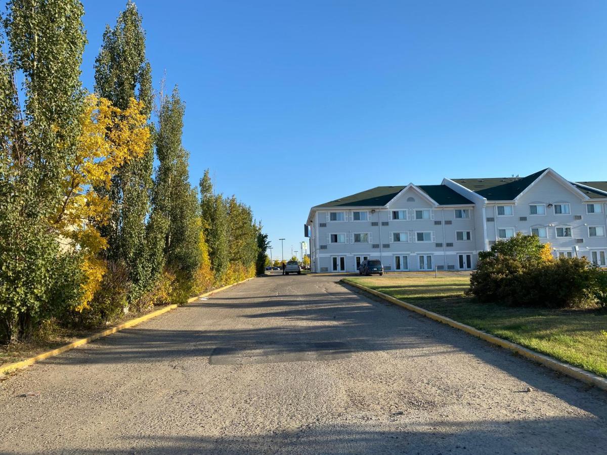 Travelodge Suites By Wyndham Regina - Eastgate Bay エクステリア 写真