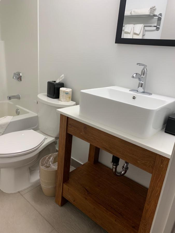Travelodge Suites By Wyndham Regina - Eastgate Bay エクステリア 写真